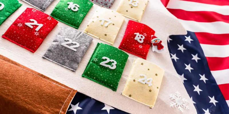 Adventskalender Säcke auf amerikanischer Flagge.